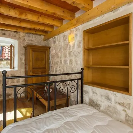 Le Galion- Two Bedroom With Partial Sea View Lägenhet