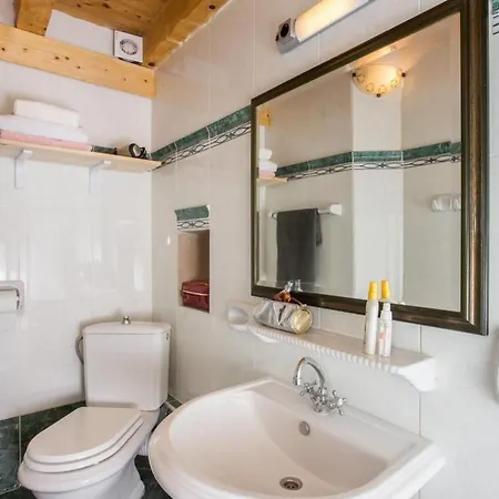 Le Galion- Two Bedroom With Partial Sea View