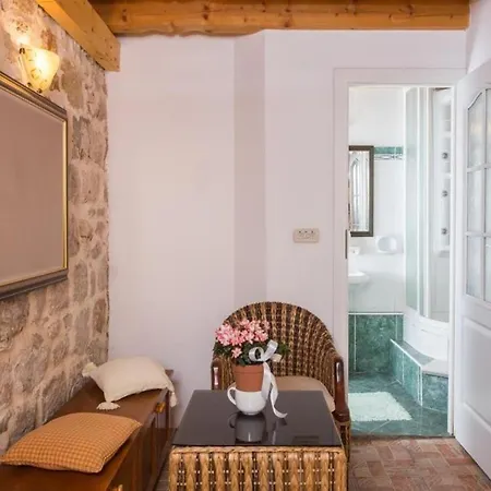 Le Galion- Two Bedroom With Partial Sea View アパート ドゥブロブニク