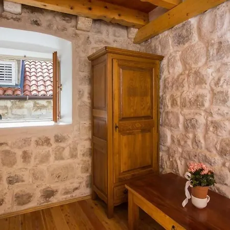 Le Galion- Two Bedroom With Partial Sea View *