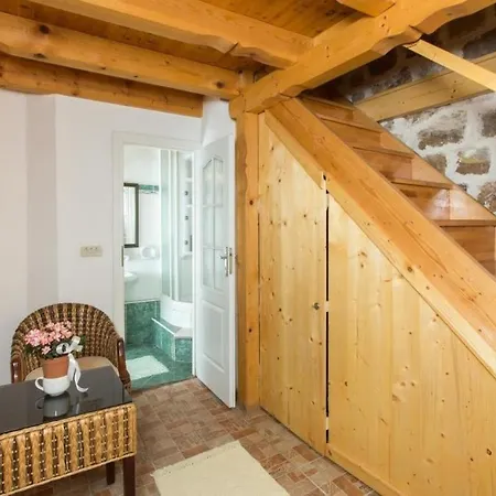 Le Galion- Two Bedroom With Partial Sea View アパート *